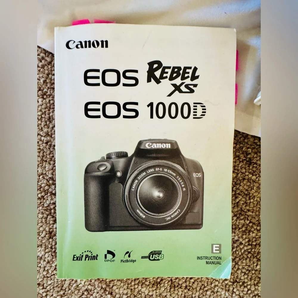 Canon Black EOS Rebel XS 1000D Camera Bundle with Accessories. Works Perfectly!